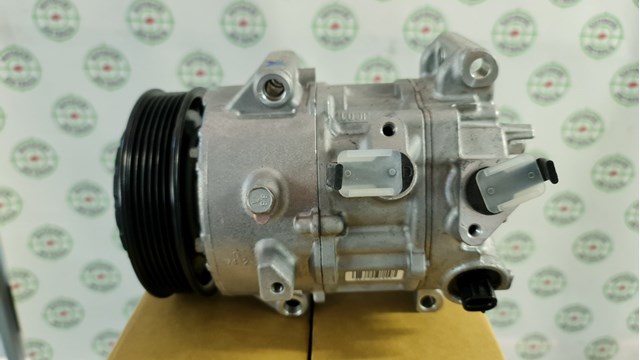 Компресор системи кондиціювання 8831033320 DENSO