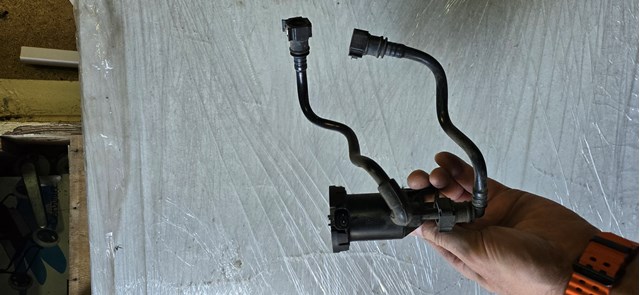 Клапан регенерації палива A0014760532 MERCEDES