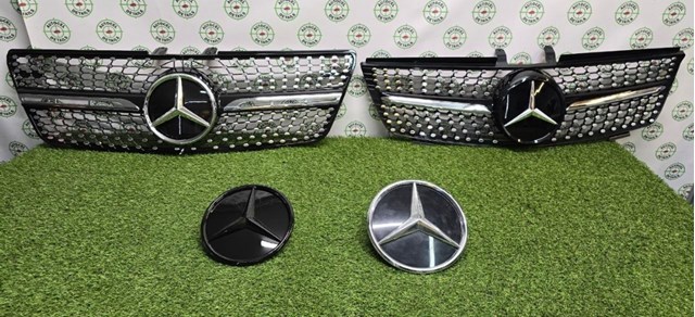 Решітка радіатора A16488006857167 MERCEDES