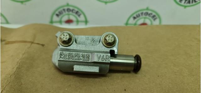 Натягувач ланцюга ГРМ, правий A2760502600 MERCEDES