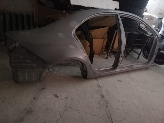 Крило заднє праве 715042DA20 HYUNDAI