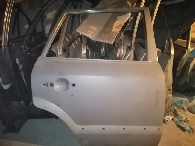 Двері пасажирські задні праві 770042E050 HYUNDAI