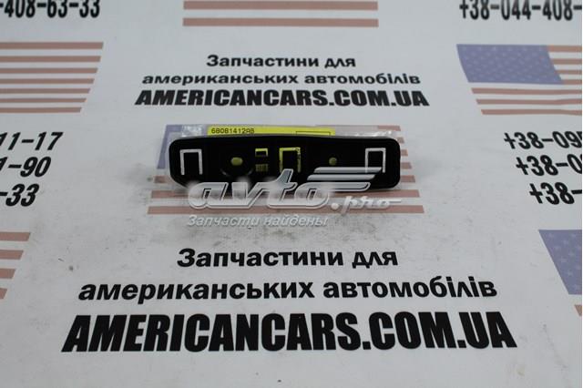 Кронштейн бампера переднього, правий 68081412AB CHRYSLER