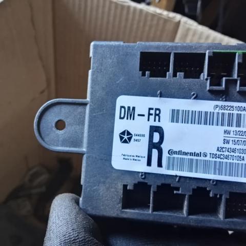 Блок комфорту передніх дверей 68225100AC CHRYSLER