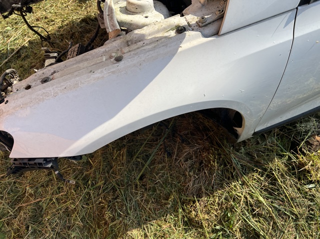 Переднє ліве крило 1K8821105D VAG