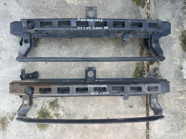 Підсилювач бампера переднього 5M0807109E VAG