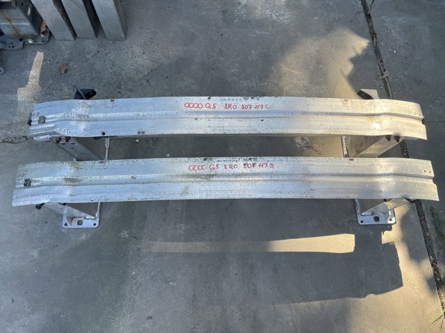 Буфер бампера переднього 8R0807113C VAG