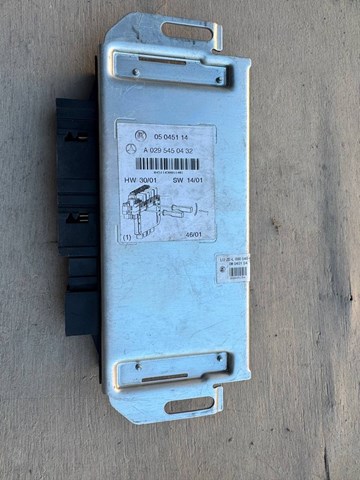 Коробка запобіжників A0295450432 MERCEDES