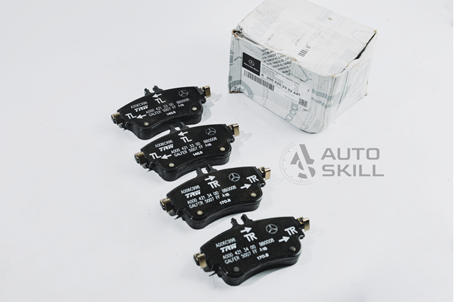 Гальмівні колодки A000420290264 MERCEDES
