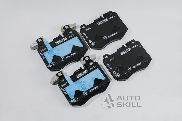 Тормозні колодки A0004208503 MERCEDES