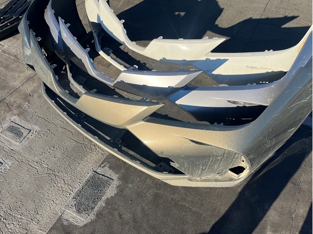 Бампер передній в зборі 5211902010 TOYOTA