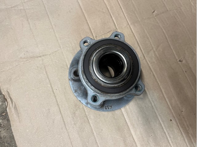 Підшипник задньої маточини A1673560200 MERCEDES