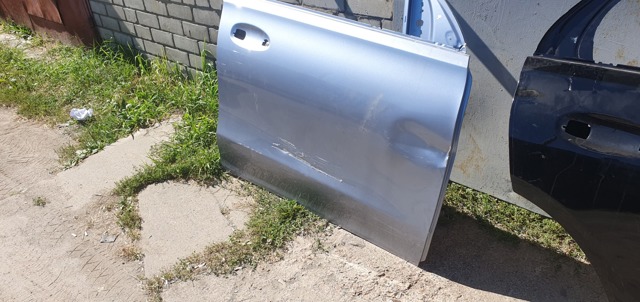 Пасажирські передні двері A1677200600 MERCEDES