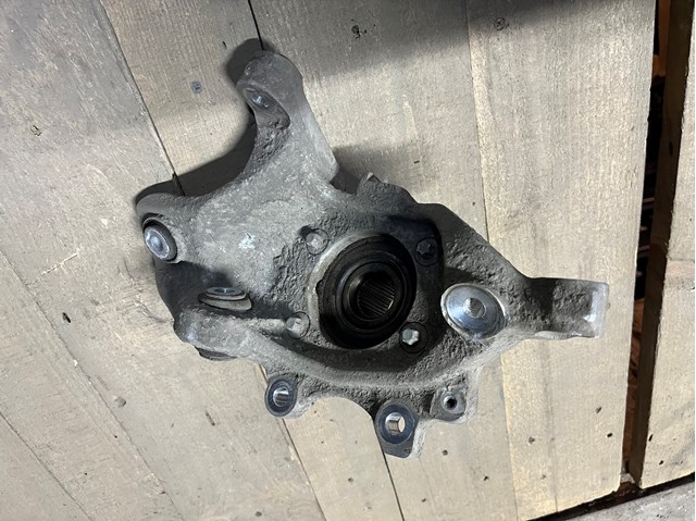 Цапфа поворотного кулака A2133503205 MERCEDES