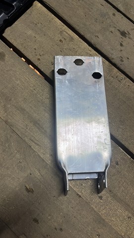 Кронштейн підсилювача переднього бампера A2136200195 MERCEDES