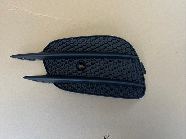Заглушка протитуманок, ліва A2138856700 MERCEDES