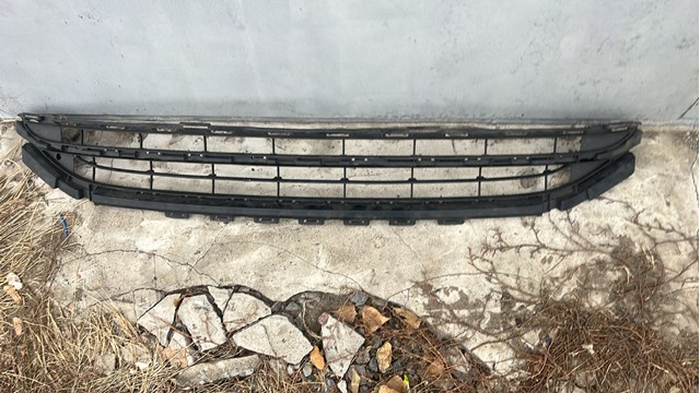 Решітка переднього бампера, центральна A2438857701 MERCEDES
