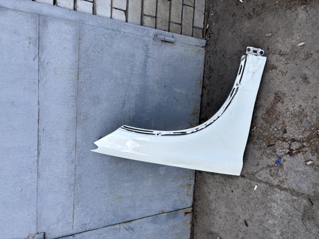 Переднє праве крило A2928800206 MERCEDES