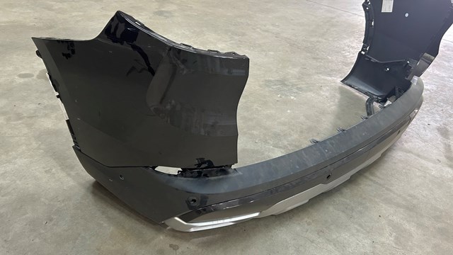 Кут бампера заднього правий 51125A0BD56 BMW