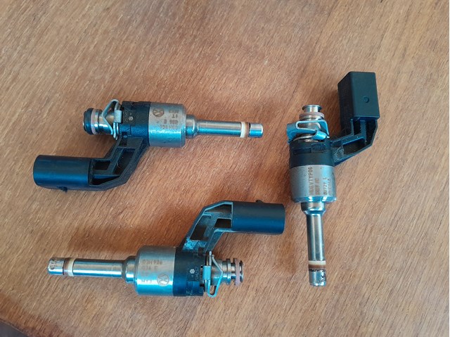 Форсунка дизельна в зборі, розпилювач + тримач 03H906036E VAG