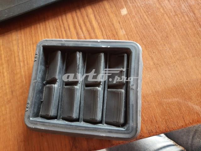 Решітка вентиляційна задня 05058643AA CHRYSLER