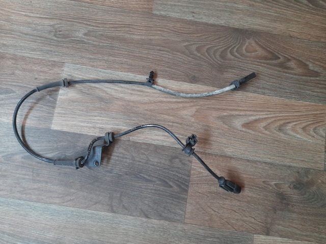 Передній датчик ABS 103779400B Tesla Model