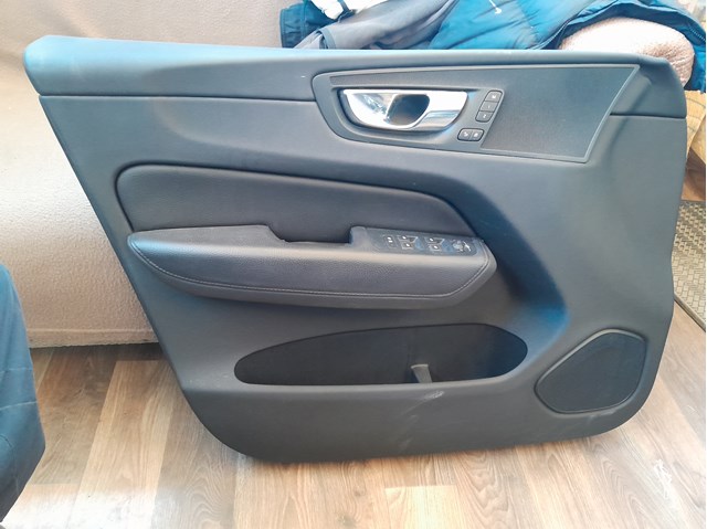 Картка задніх лівих дверей 30747685 VOLVO