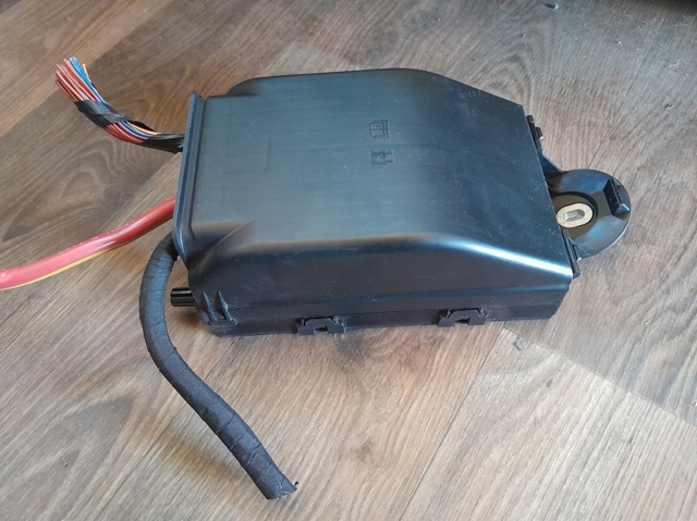 Коробка запобіжників 31346672 VOLVO