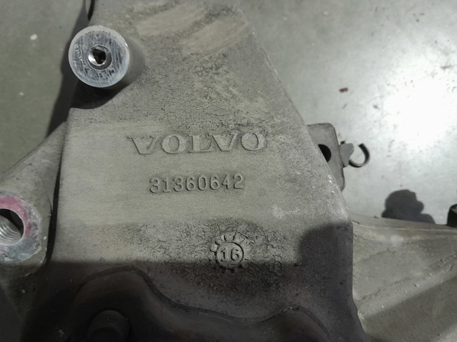 Цапфа поворотного кулака 31360642 VOLVO