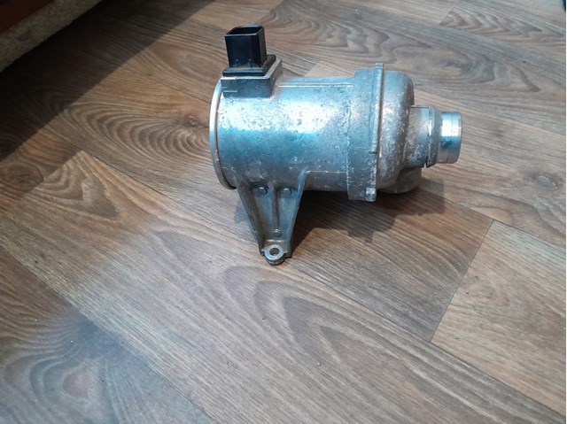 Помпа охолодження 31368715 VOLVO