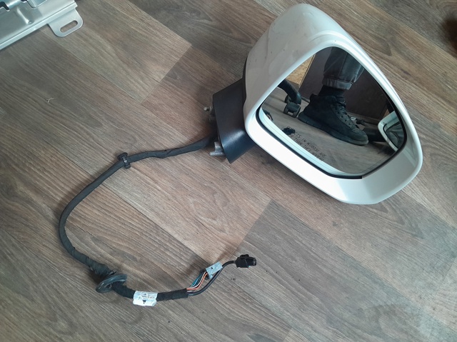 Праве бокове дзеркало 31385658 VOLVO