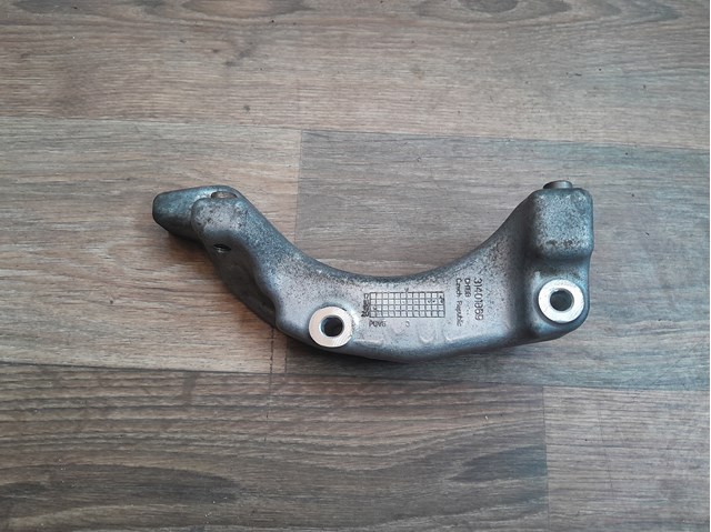 Кронштейн компресора кондиціонера 31401869 VOLVO