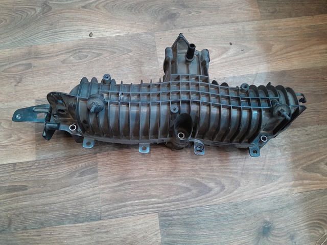 Колектор впускний 31465677 VOLVO