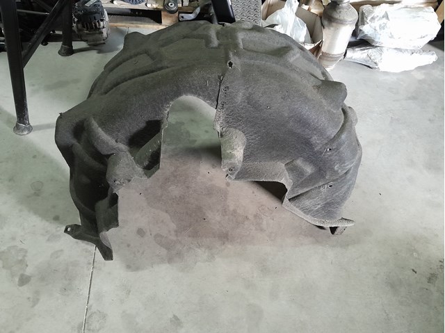 Підкрилок задній лівий 32352544 VOLVO