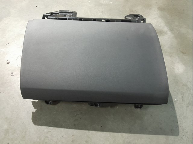 Ящик для рукавичок 39829434 VOLVO