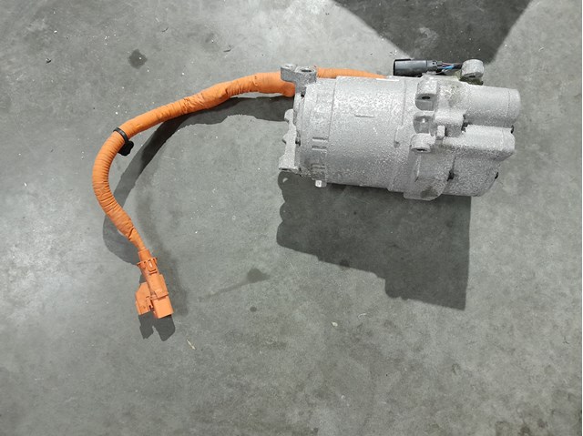 Компресор кондиціонера 42793782 GM