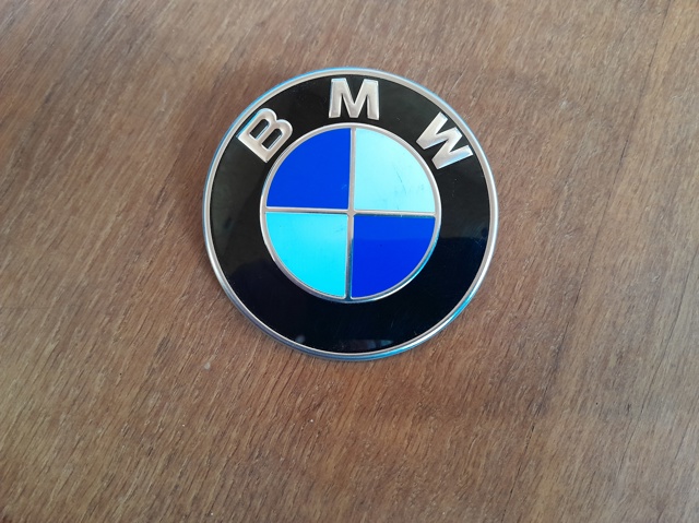 Фірмовий значок на кришку багажника 51147463715 BMW