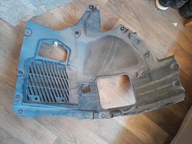 Підкрилок переднього крила, правий передній 51717340786 BMW