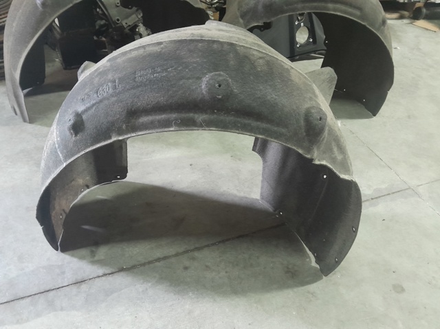 Підкрилок задній лівий 51717351455 BMW