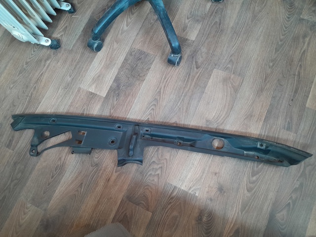 Ущільнювач крила 51767349606 BMW