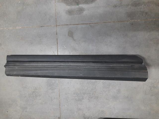 Молдинг передніх правих дверей 7507148100 TOYOTA
