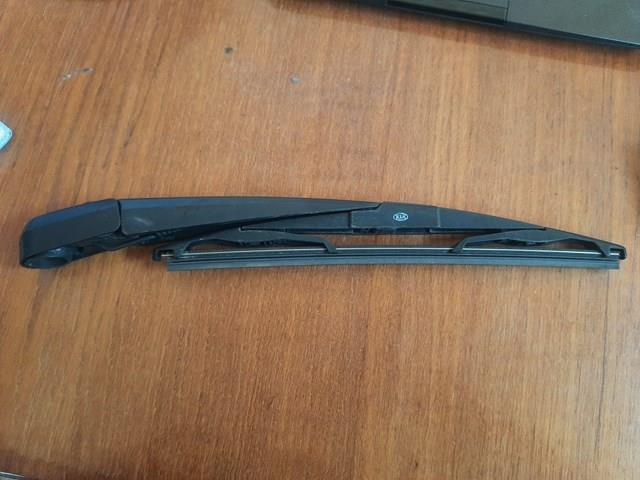 Важіль-поводок склоочисника заднього скла 988151R000 HYUNDAI