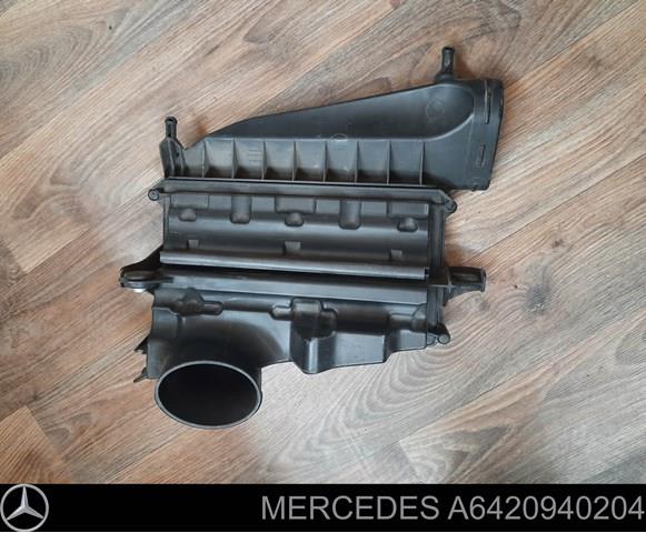 Корпус повітряного фільтра, правий A6420940204 MERCEDES