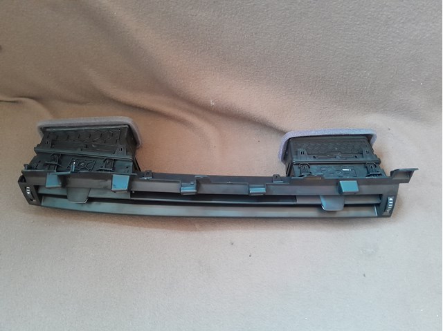 Решітка повітропровода права LJ8Z19893AG FORD