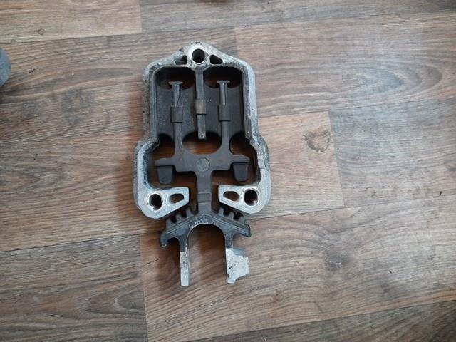Подушка КПП LX6Z6068B FORD