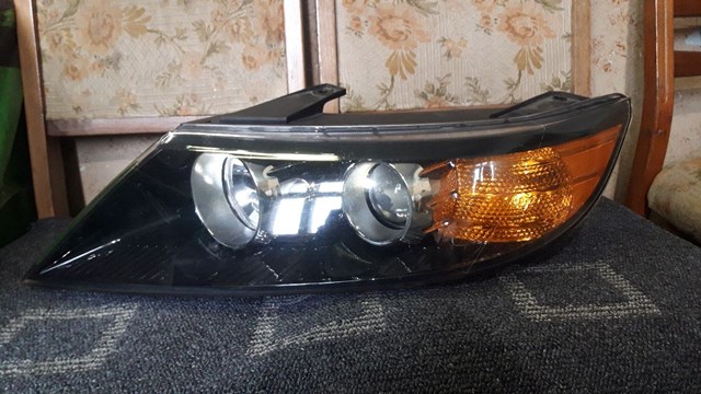 Фара ліва передня 921012P090 HYUNDAI