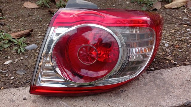 Фара задня права зовнішня 924022B520 HYUNDAI