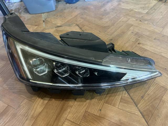 Основна фара - вставка 92102F2760 HYUNDAI