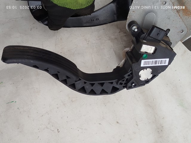 Підаль газу 180020024R RENAULT