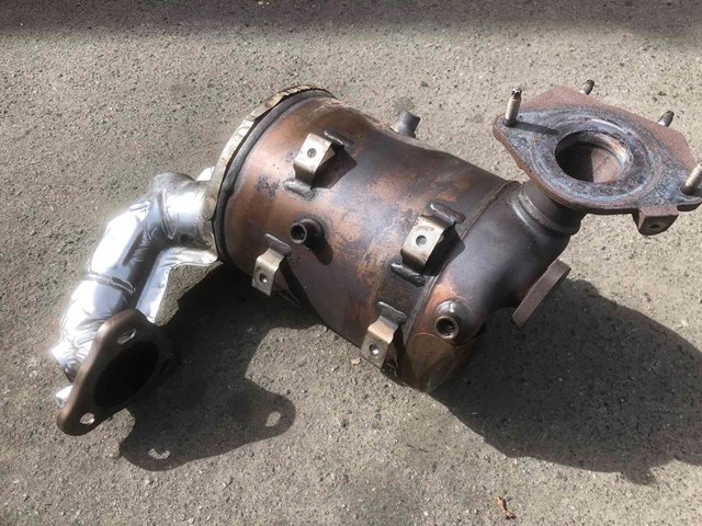 Труби і підвіска глушника 208A03087R RENAULT